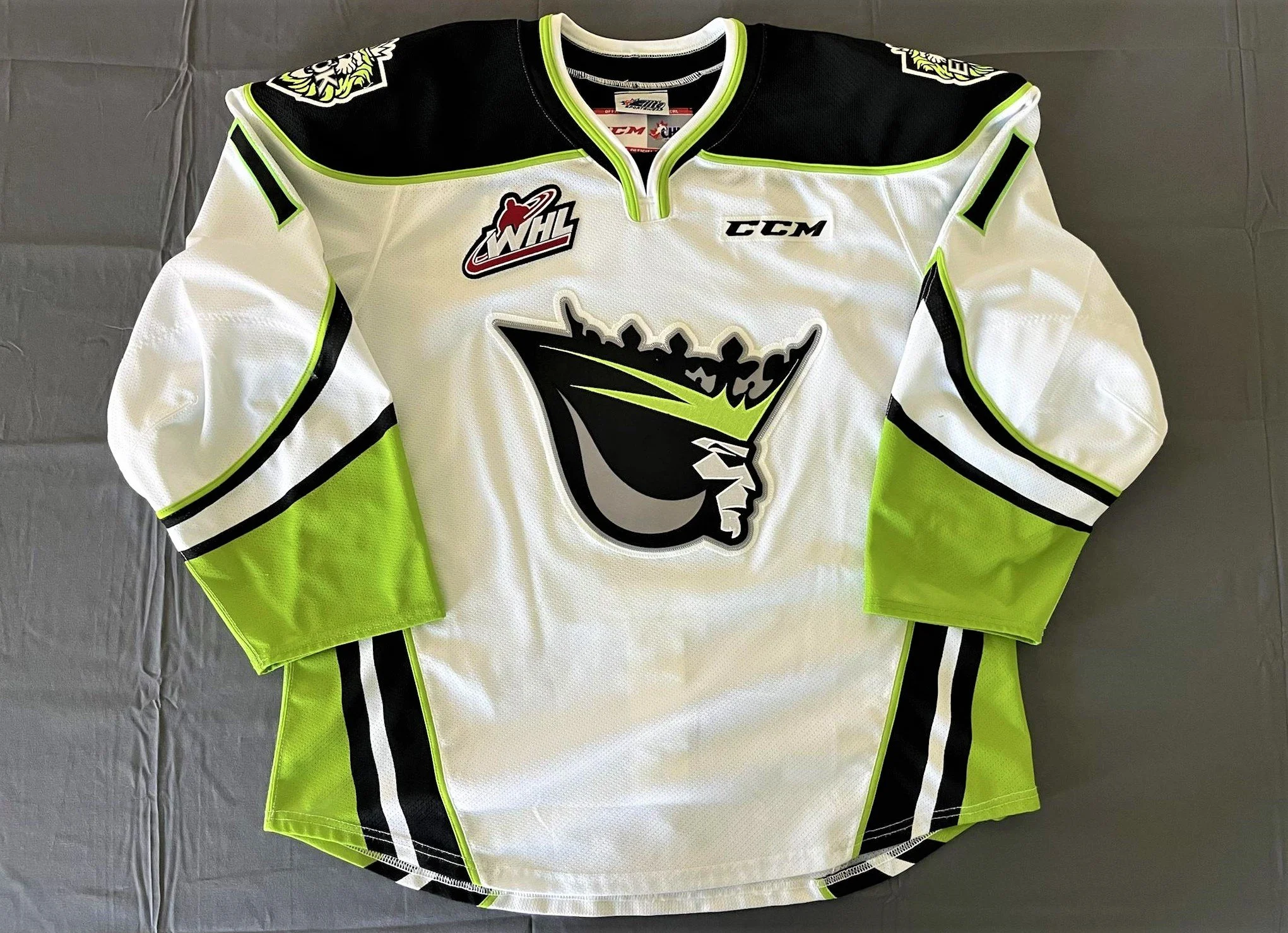 Kings top green jersey
